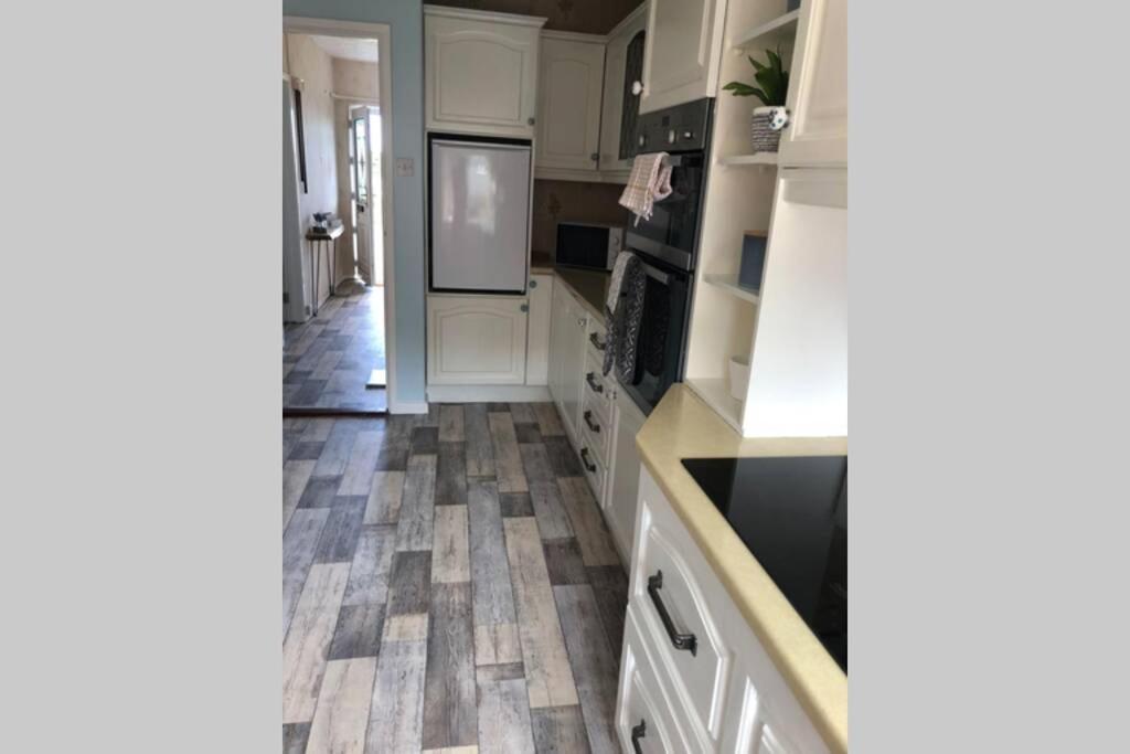 Sea House, Castlerock - Hosts 6, 3 Bedroom House エクステリア 写真