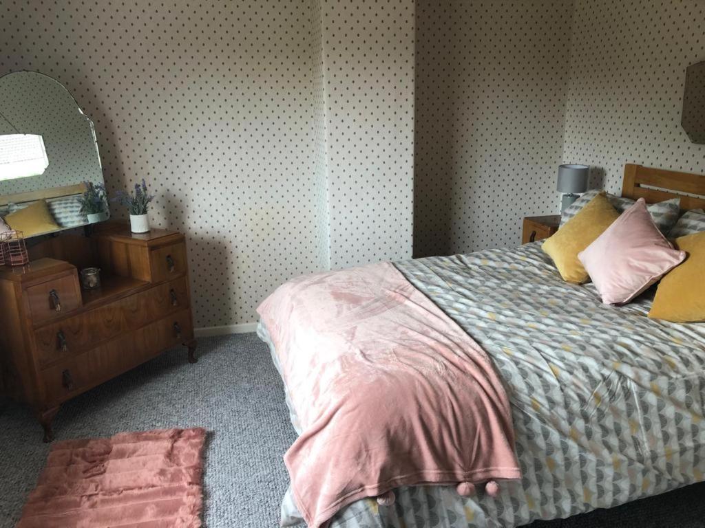 Sea House, Castlerock - Hosts 6, 3 Bedroom House エクステリア 写真